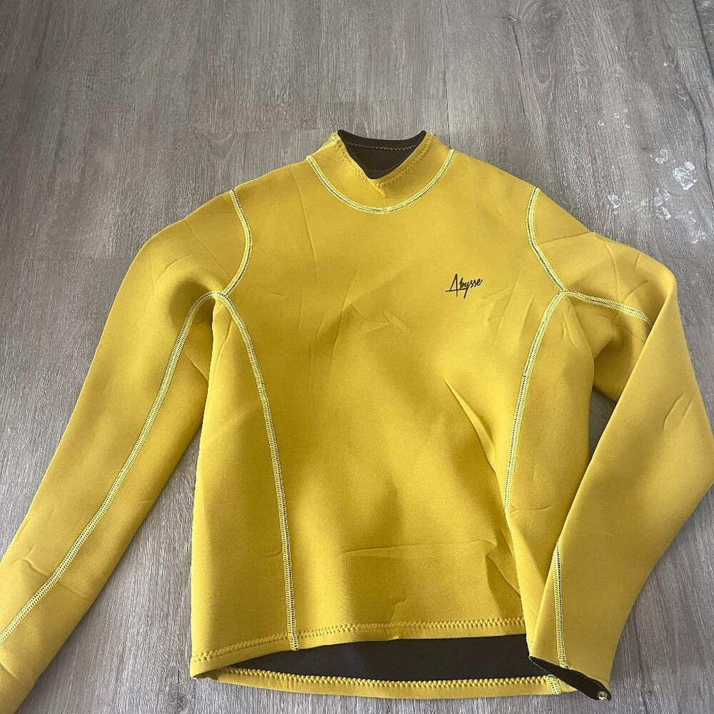 Abysse $250 Pam Rashguard Top Size XL